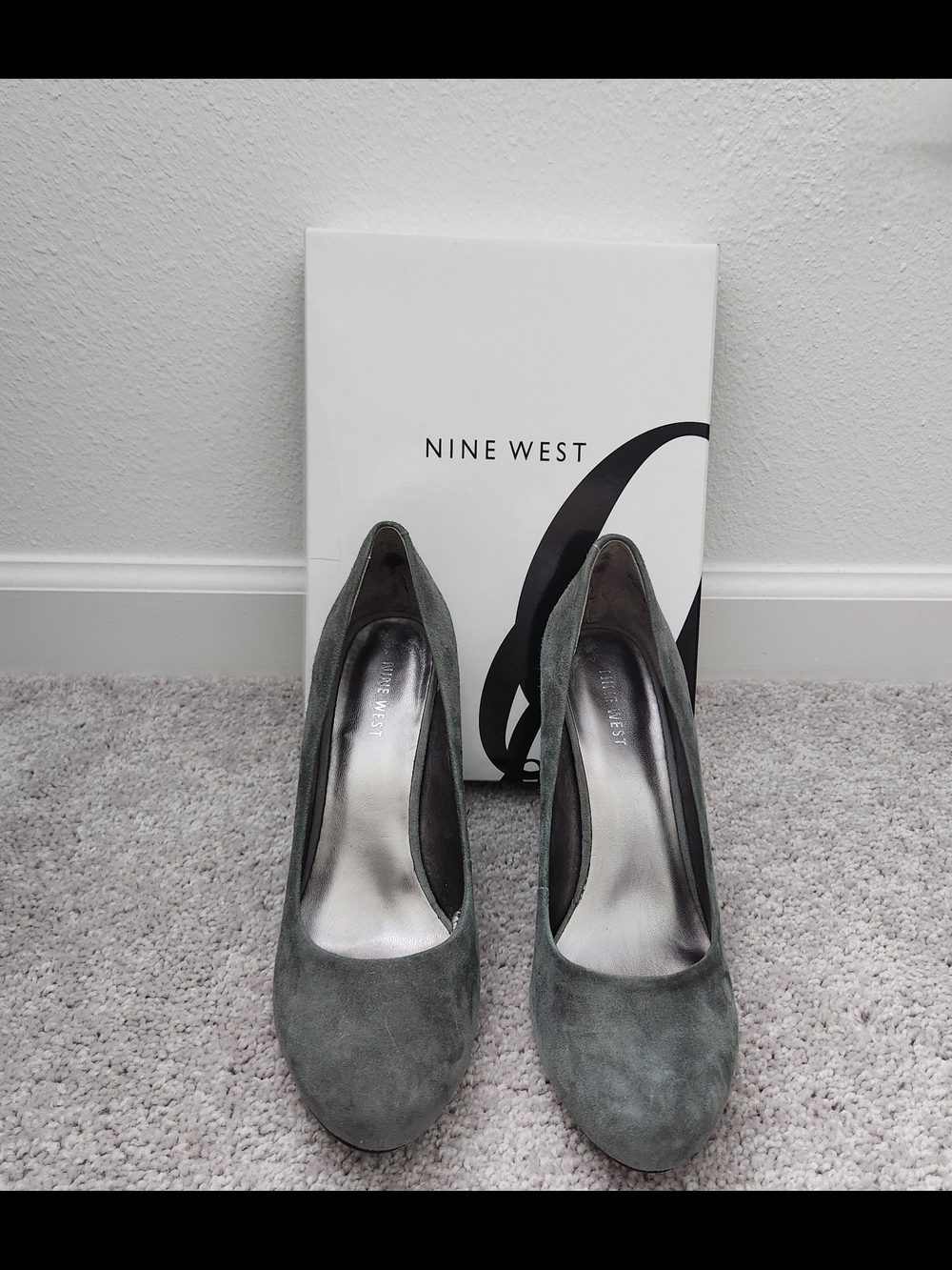 Nine West Gray Suede Round-Toe Pumps